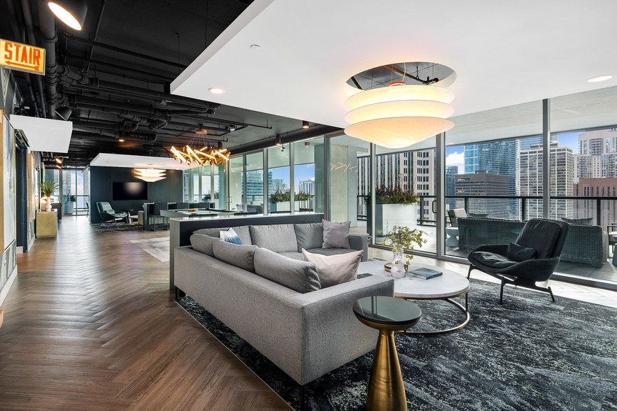 More Photos Of 200 E Illinois St, Chicago Apartments For Sale