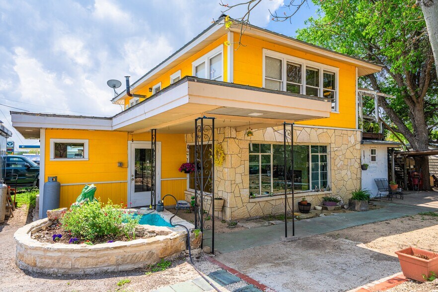 More Photos Of 4455 Highway 27, Kerrville Flex For Sale