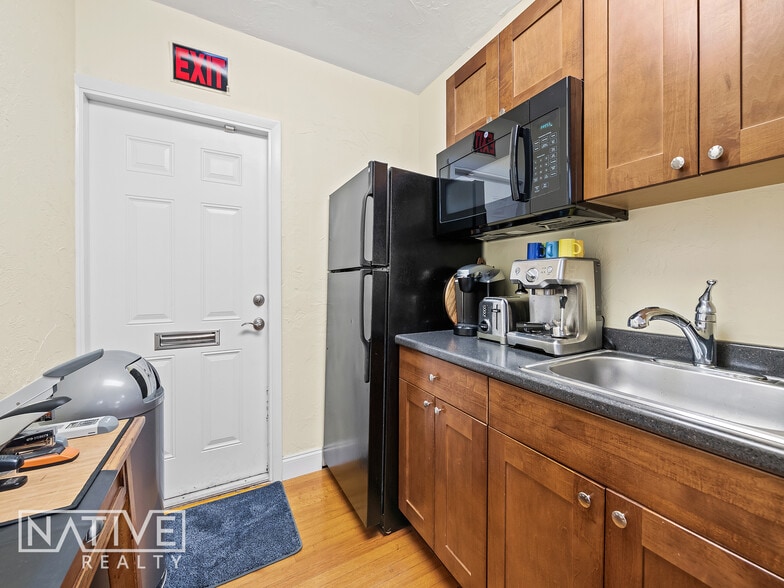 More Photos Of 103 NE 4th St, Fort Lauderdale Office For Sale