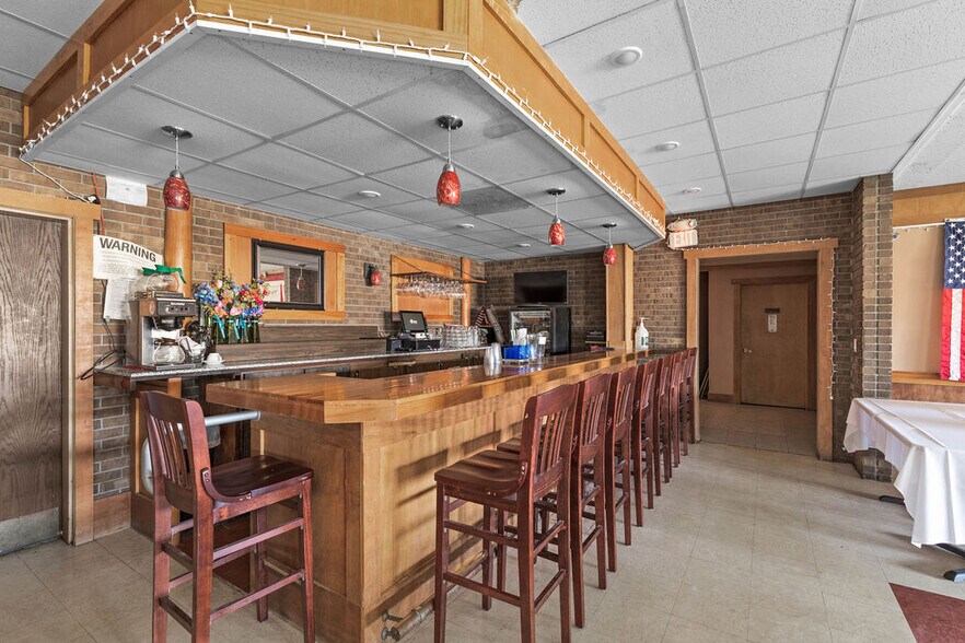 More Photos Of 24 S First St, Fulton Restaurant For Sale