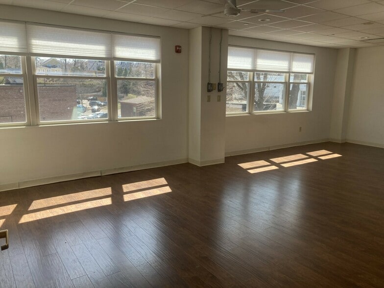 More Photos Of 19 Main St, Hingham Storefront Retail Office For Lease