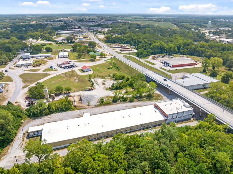 More Photos Of 713 E Austin Blvd, Nevada Warehouse For Sale