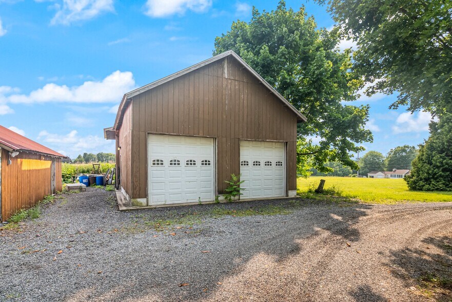 More Photos Of 1112 W Bridge St, Spring City Warehouse For Sale