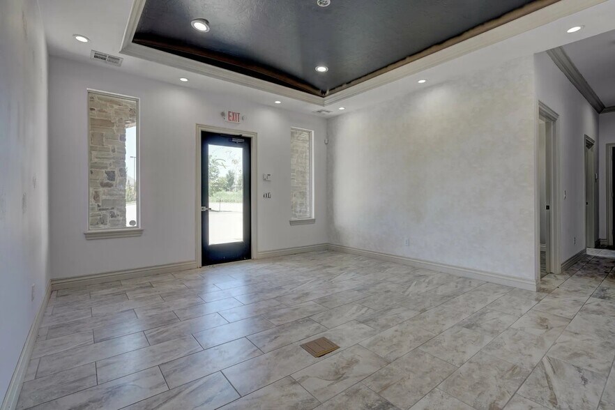 More Photos Of 1933 NW 142nd St, Oklahoma City Office For Sale