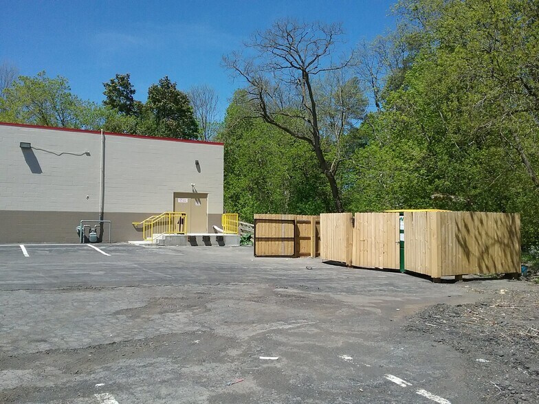 More Photos Of 4915 Grolier Rd, Syracuse Supermarket For Lease