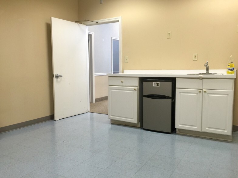 More Photos Of 235 Main St, Hackensack Office For Lease