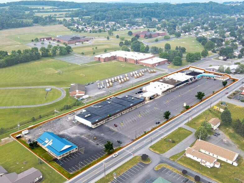 More Photos Of 45 E Chestnut St, Mifflinburg Unknown For Lease