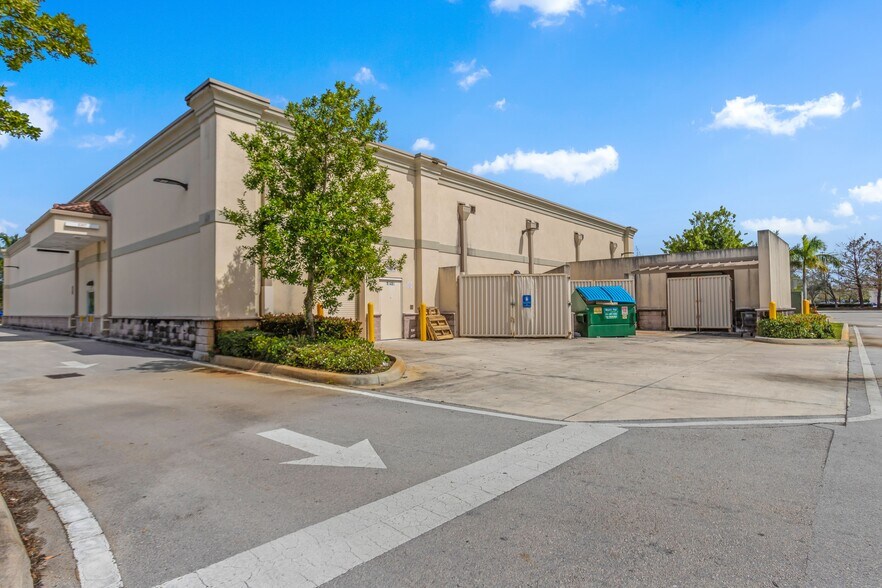 More Photos Of 18410 Pines Blvd, Pembroke Pines Drugstore For Sale