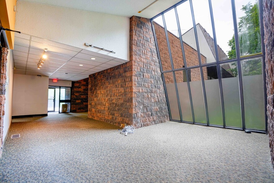 More Photos Of 743 Wellington Rd, London Office For Lease