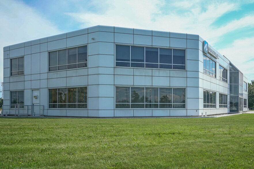 More Photos Of 1250 Rue Marie-Victorin, St-Bruno-de-Montarville Office For Sale