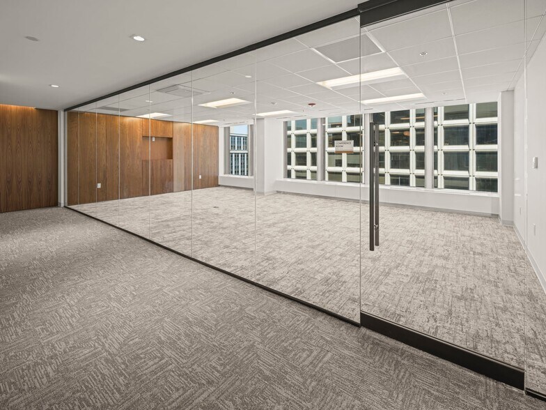 More Photos Of 1660 L St NW, Washington Office For Lease