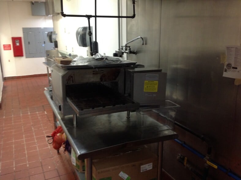 More Photos Of 74 Turnpike Sq, Milford Restaurant For Lease