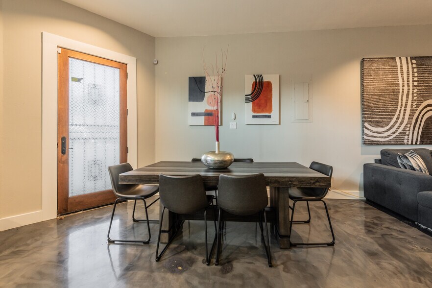 More Photos Of 630 S Walters, San Antonio Freestanding For Sale