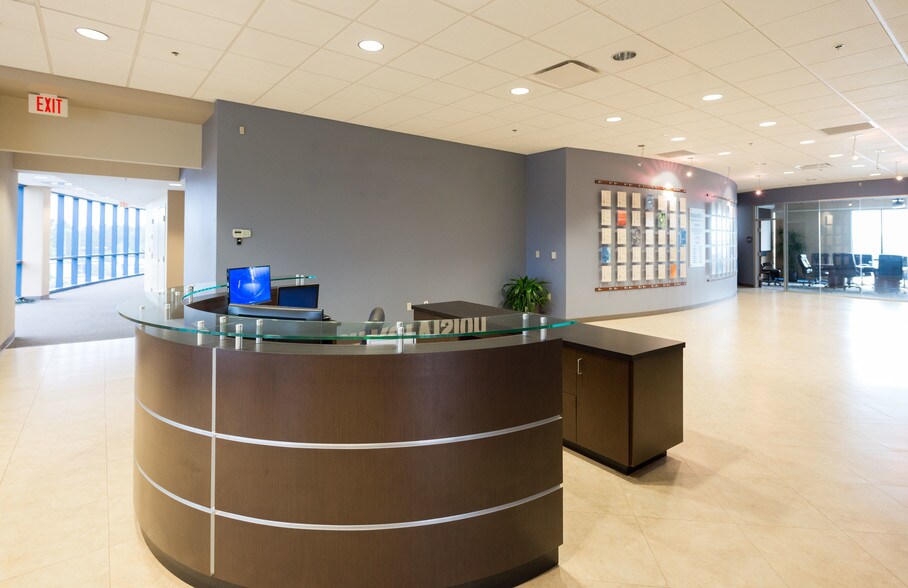 More Photos Of 7915 Baymeadows Way, Jacksonville Office For Lease