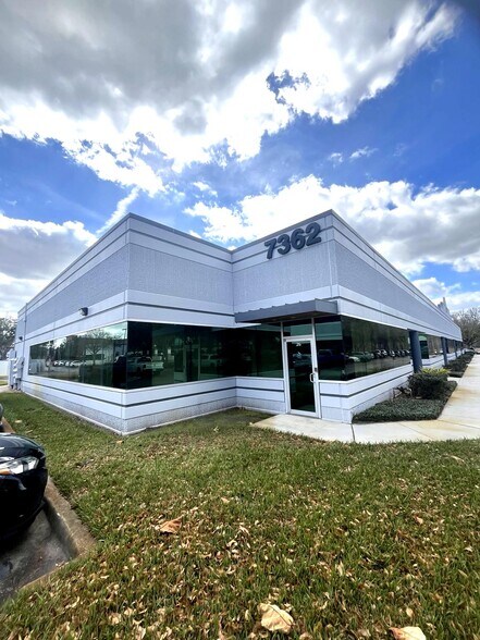 Primary Photo Of 7362 Futures Dr, Orlando Light Distribution For Lease