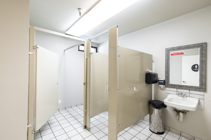 More Photos Of 575 Lincoln Ave, Napa Storefront Retail Office For Lease