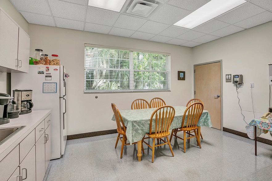 More Photos Of 2300 SE 17th St, Ocala Medical For Lease
