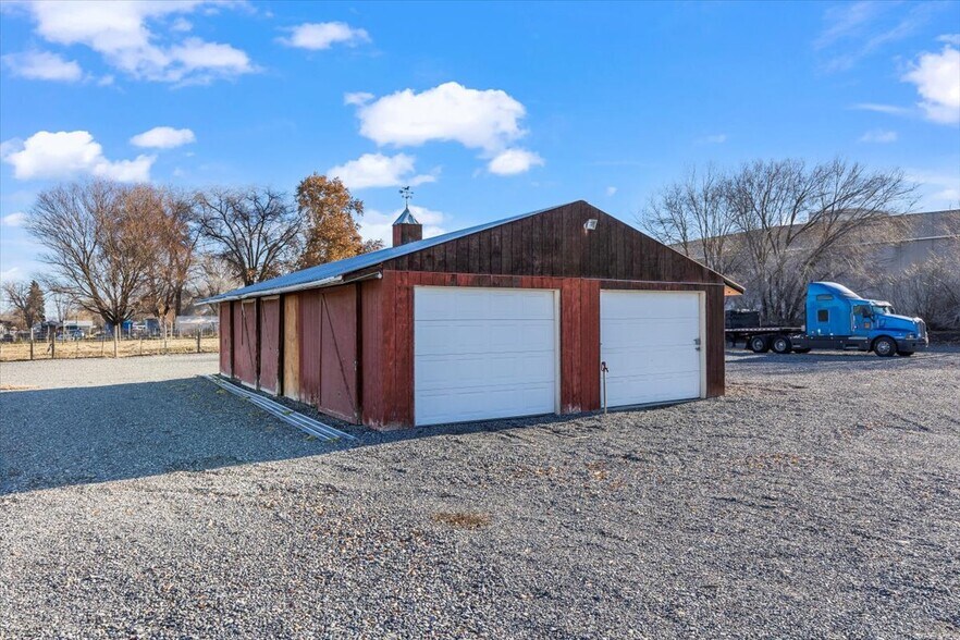 More Photos Of 10906 Hackett Rd, Yakima Industrial For Sale