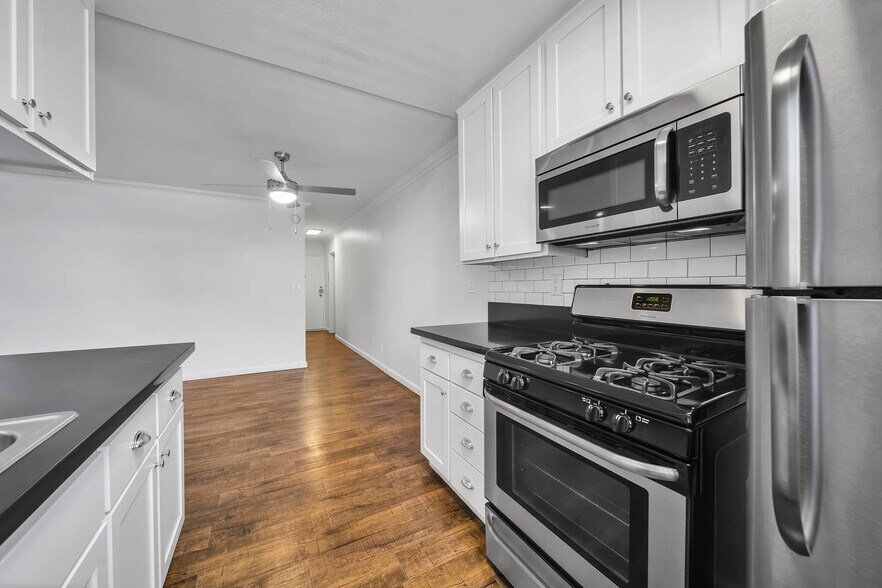 More Photos Of 1320 N Sycamore Ave, Los Angeles Apartments For Sale