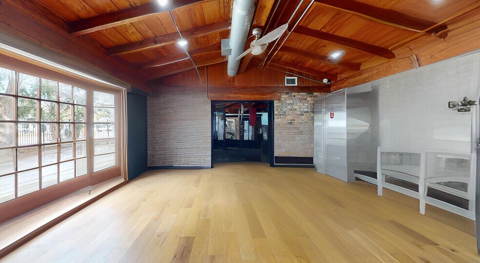 More Photos Of 3508 S Manhattan Ave, Tampa Health Club For Sale