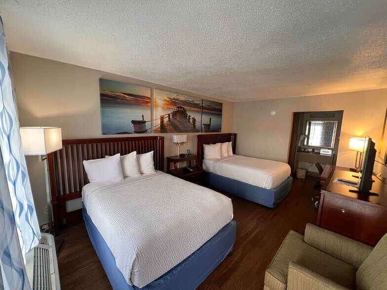 More Photos Of 2904 W International Speedway Blvd, Daytona Beach Hotel For Sale
