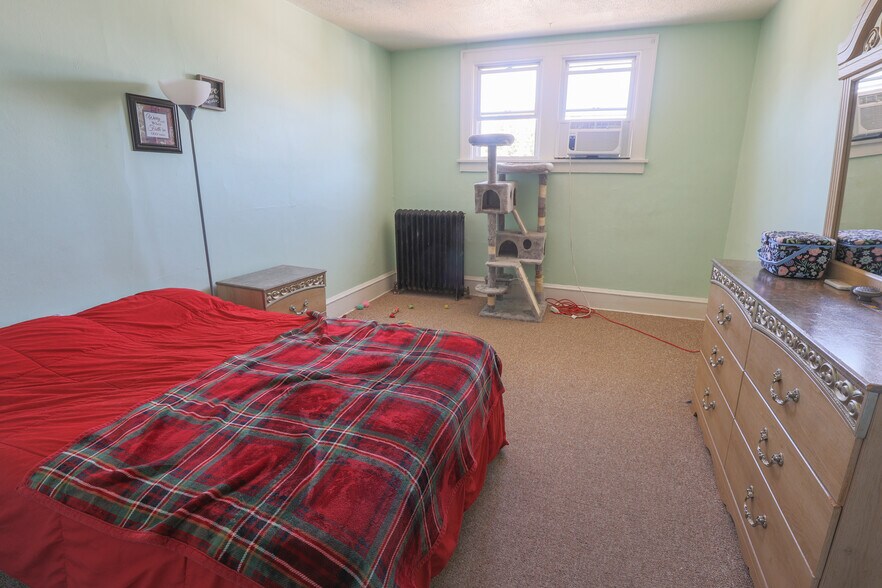 More Photos Of 3700 E Pulaski Ave, Cudahy General Retail For Sale