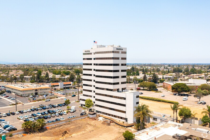More Photos Of 18800 Delaware St, Huntington Beach Medical For Lease