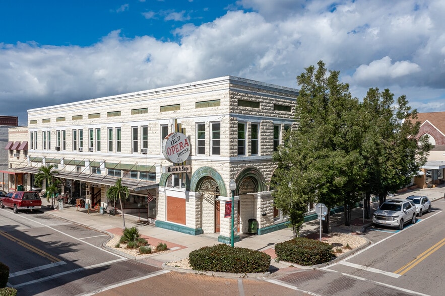 More Photos Of 106 W Oak St, Arcadia Storefront For Sale