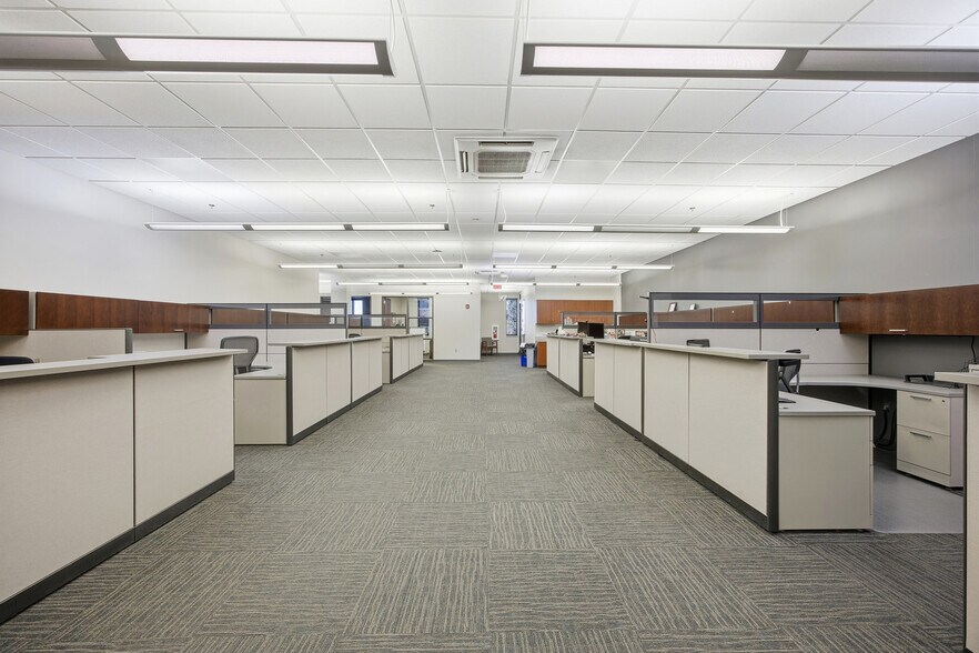 More Photos Of 644 E Beaton Dr, West Fargo Office For Lease