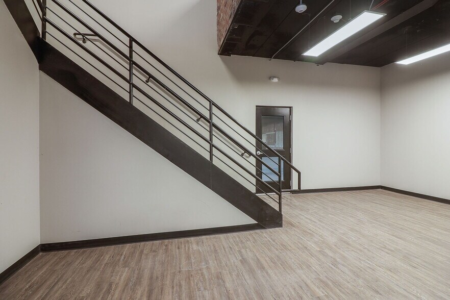 More Photos Of 929 Childs St, Wheaton Warehouse For Sale
