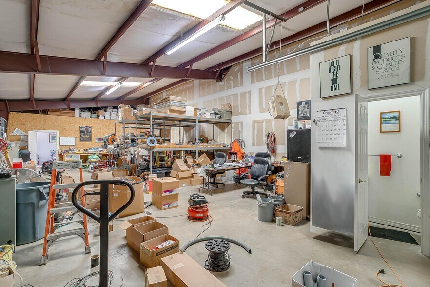 More Photos Of 110 Gotcher Ave, Lake Dallas Warehouse For Sale