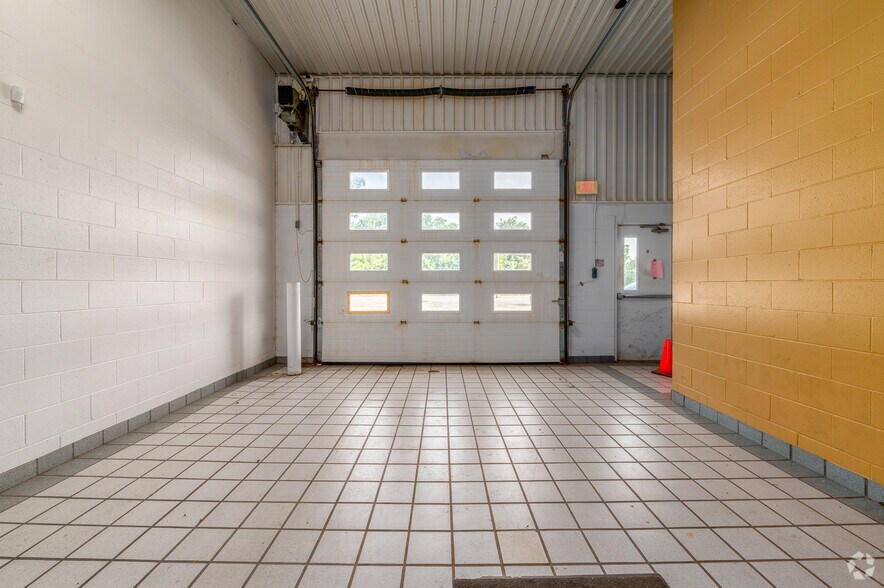 More Photos Of 940 Babbitt Rd, Euclid Auto Dealership For Sale