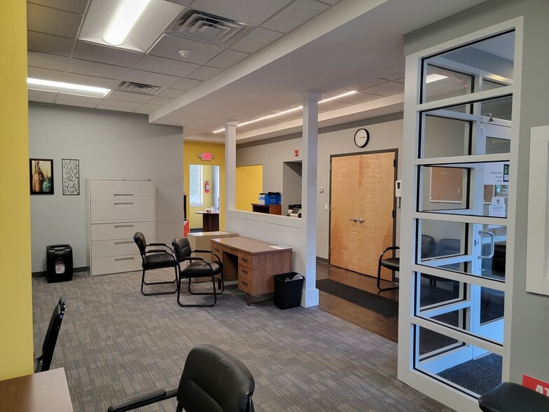 More Photos Of 175 Water St, Catskill Storefront Retail Residential For Sale