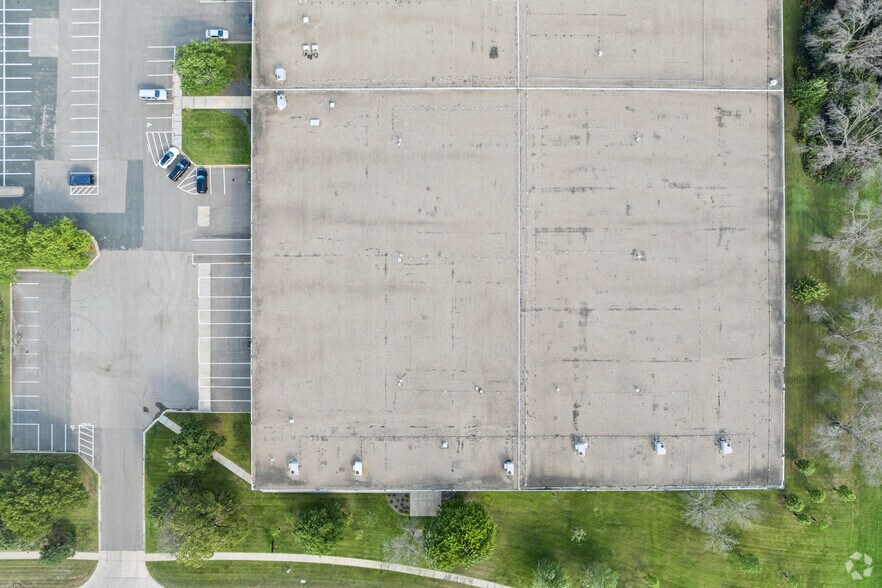 More Photos Of 10901 Hampshire Ave S, Bloomington Warehouse For Lease