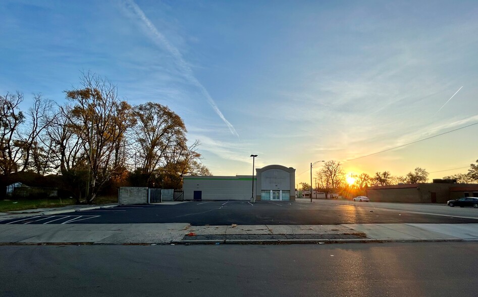 More Photos Of 13018 Fenkell St, Detroit Freestanding For Lease