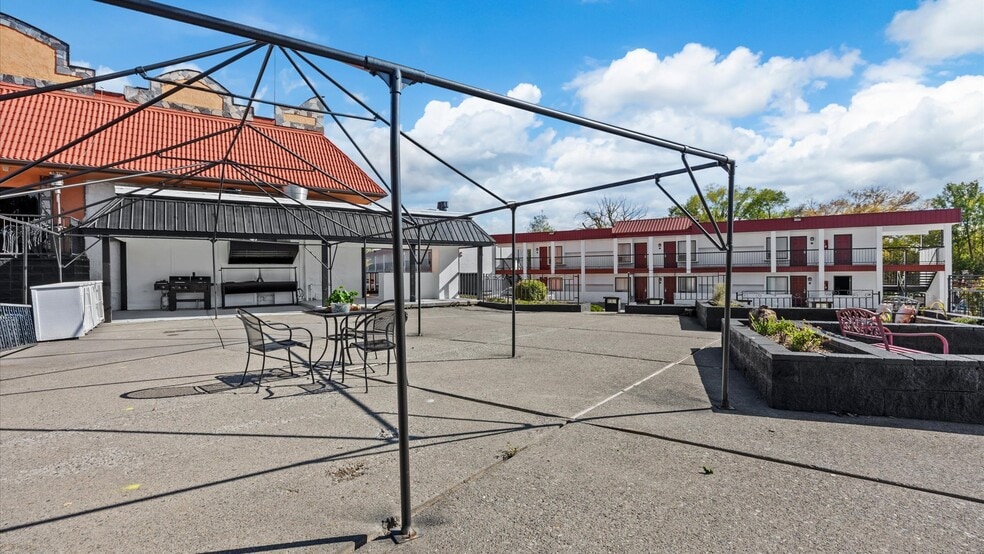 More Photos Of TBD E Main St, Montrose Hotel For Sale