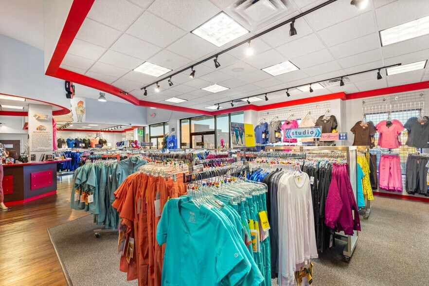 More Photos Of 6007-6045 S Rainbow Blvd, Las Vegas Unknown For Lease