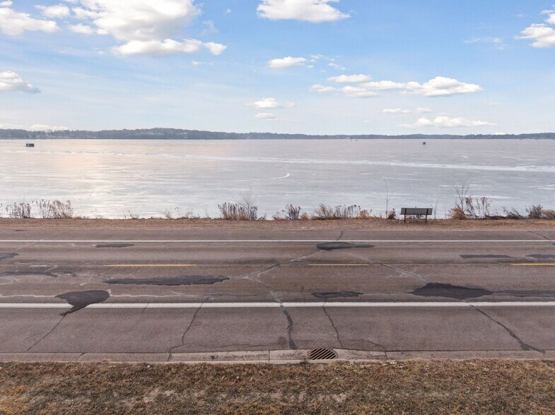 More Photos Of xxx Lake Blvd, Buffalo Apartments For Sale