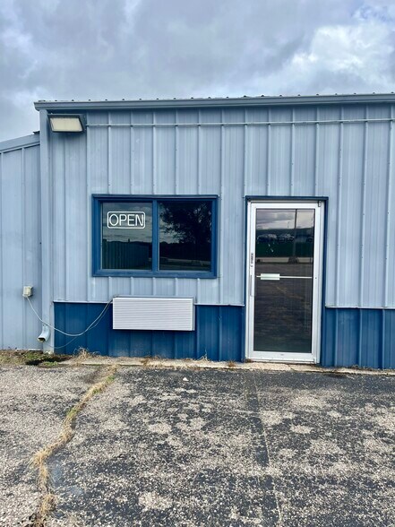 More Photos Of N5106 WI-35, Onalaska Distribution For Lease