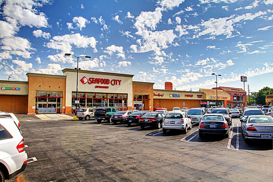 Primary Photo Of 16130 Nordhoff St, North Hills Unknown For Lease