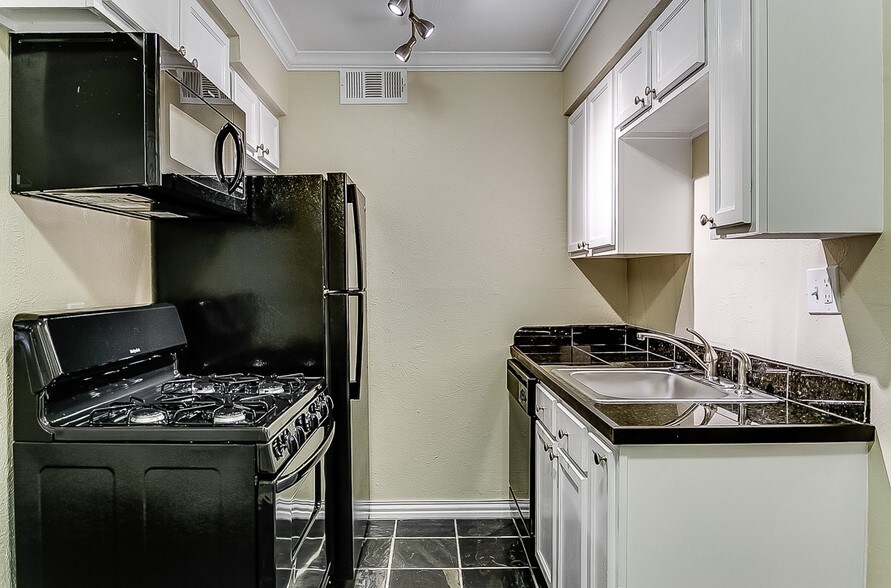 More Photos Of 1516 Annex Ave, Dallas Apartments For Sale