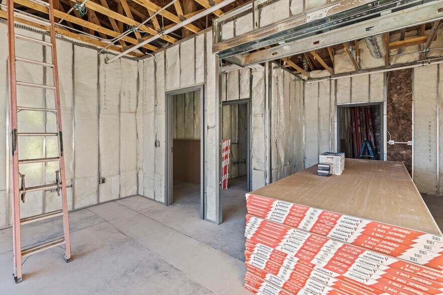 More Photos Of 238 N Main St, Monroe Freestanding For Lease