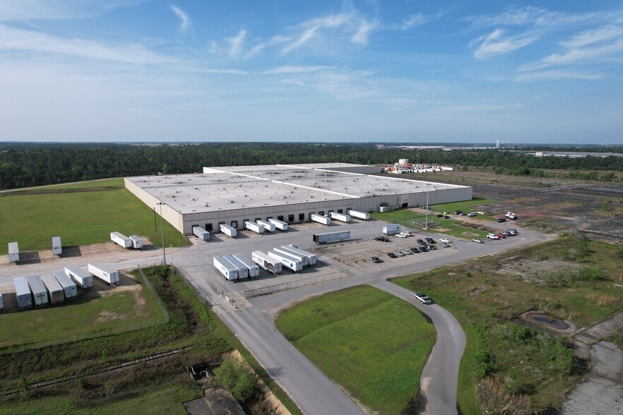 More Photos Of 3300 Sylvester Rd, Albany Manufacturing For Sale