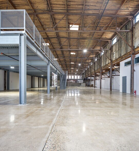 More Photos Of 1325 Quincy St NE, Minneapolis Loft Creative Space For Lease