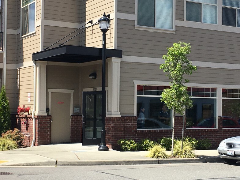 More Photos Of 4020-4025 NE 3rd Pl, Renton Storefront For Sale