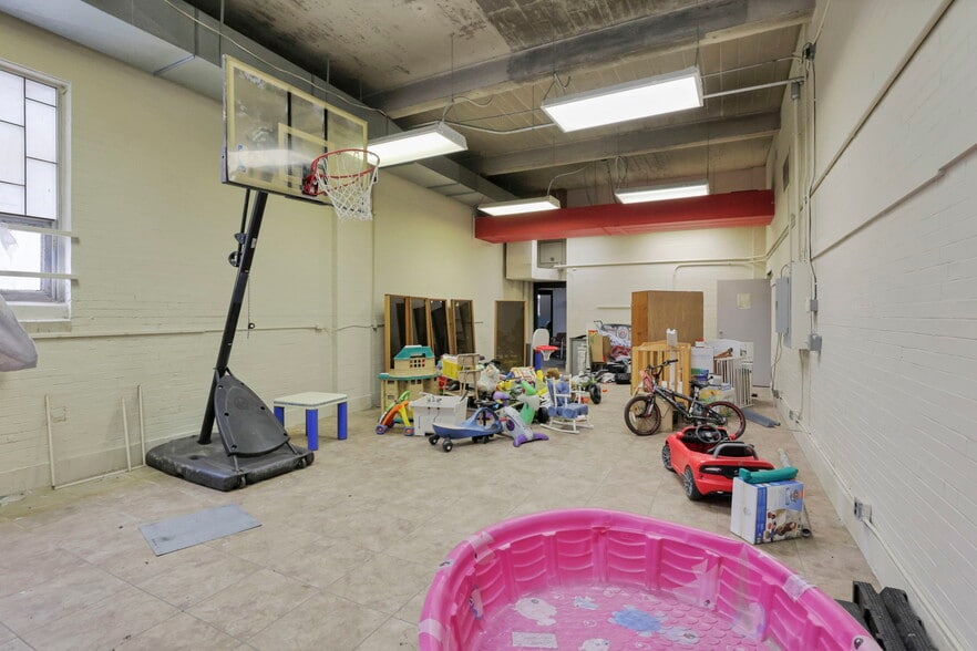 More Photos Of 300 E Auburn Ave, Springfield Office For Sale
