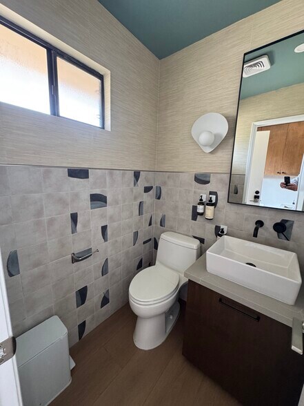 More Photos Of 318 9th St, Del Mar Medical For Lease