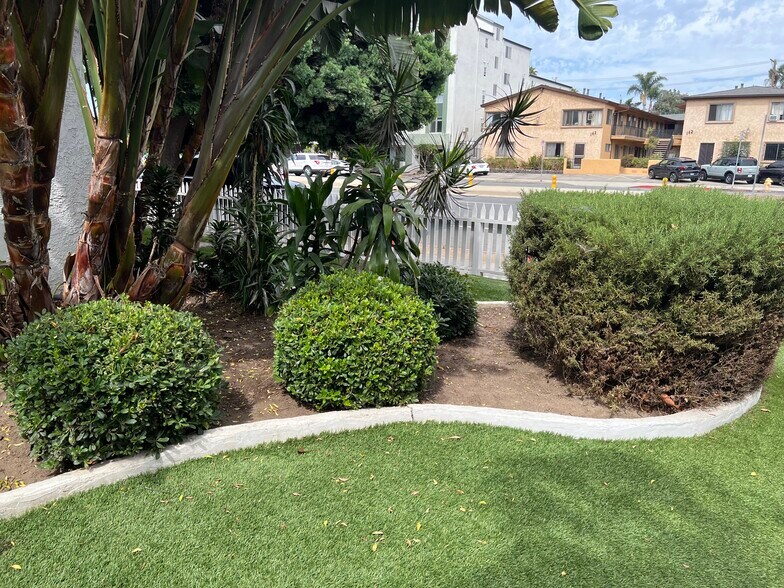 More Photos Of 2403 Louella Ave, Venice Apartments For Sale