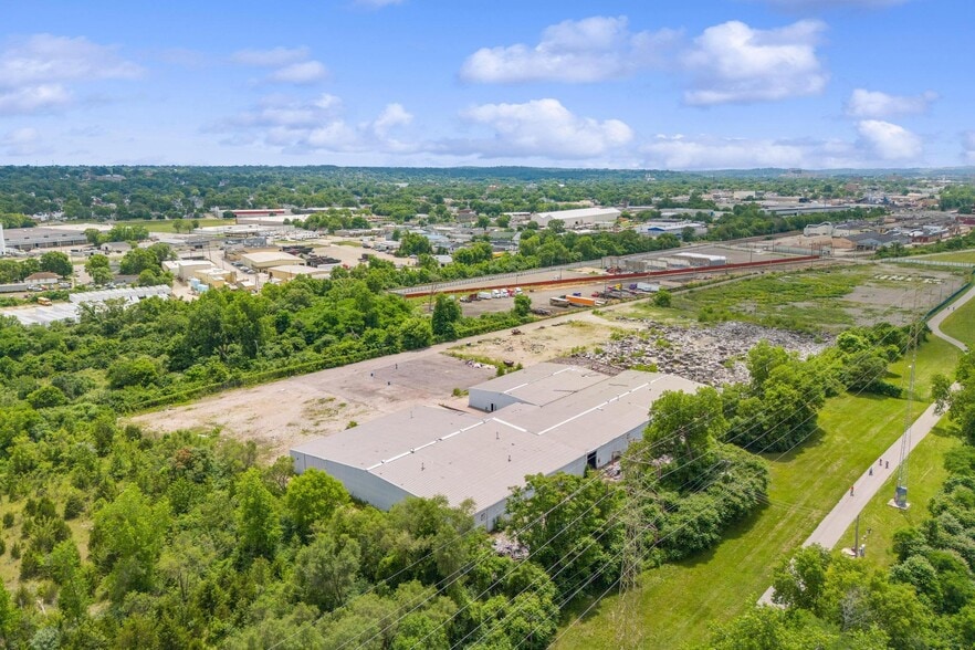 More Photos Of 724 N Irwin St, Dayton Warehouse For Sale