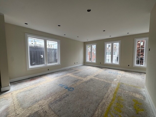 More Photos Of 9 Gwynne Av, Ottawa Apartments For Sale
